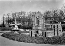 839903 Afbeelding van het model van de kerk van Veere van Miniatuur Walcheren te Middelburg.